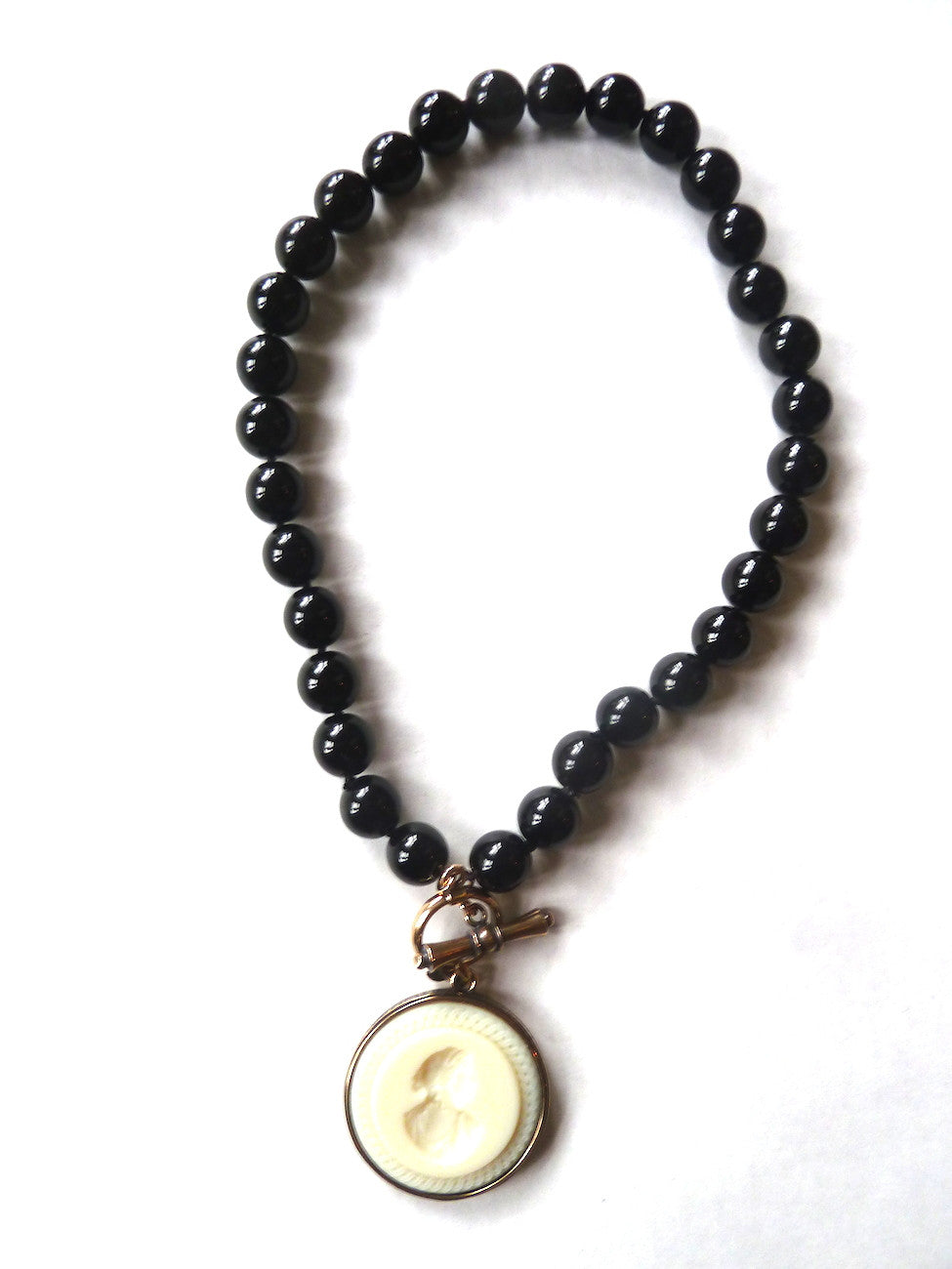 Necklace Intaglio Choker Black Ivory