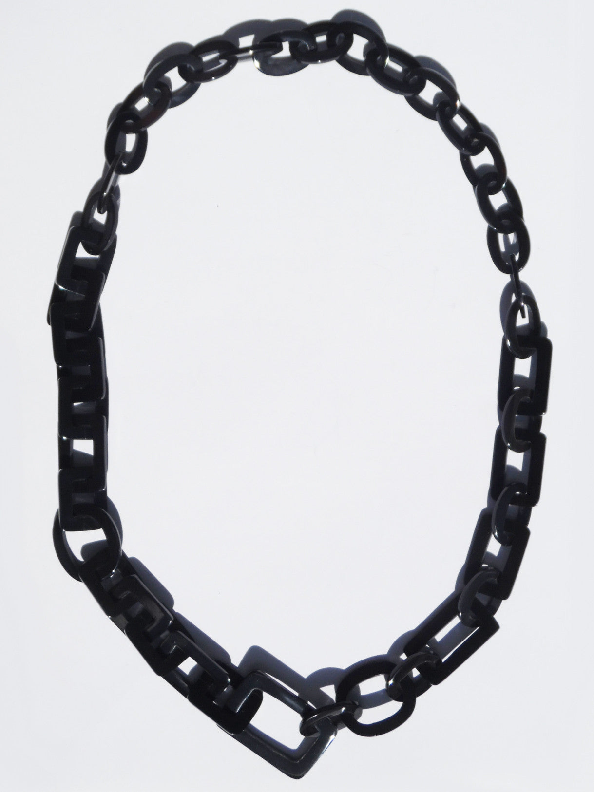 Horn Necklace Rectangle Links Black