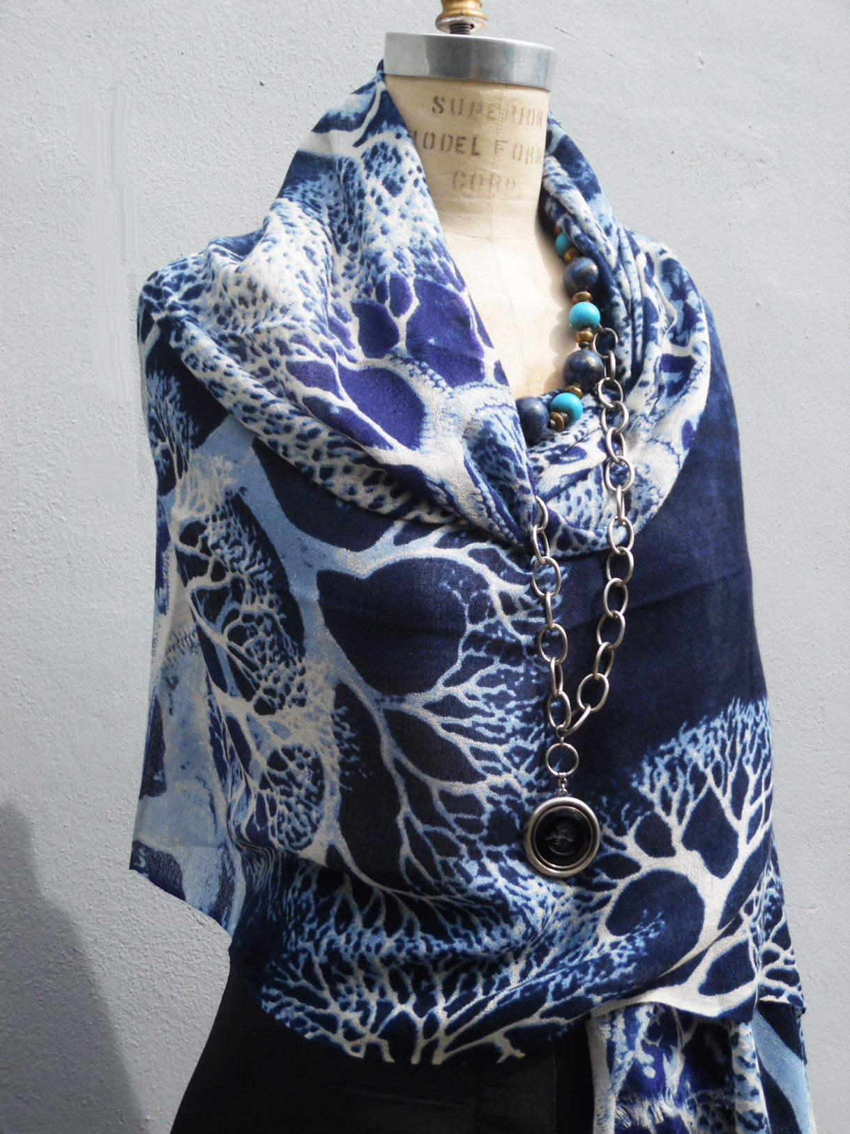 Shawl Silk And Cashmere Navy And White Coral