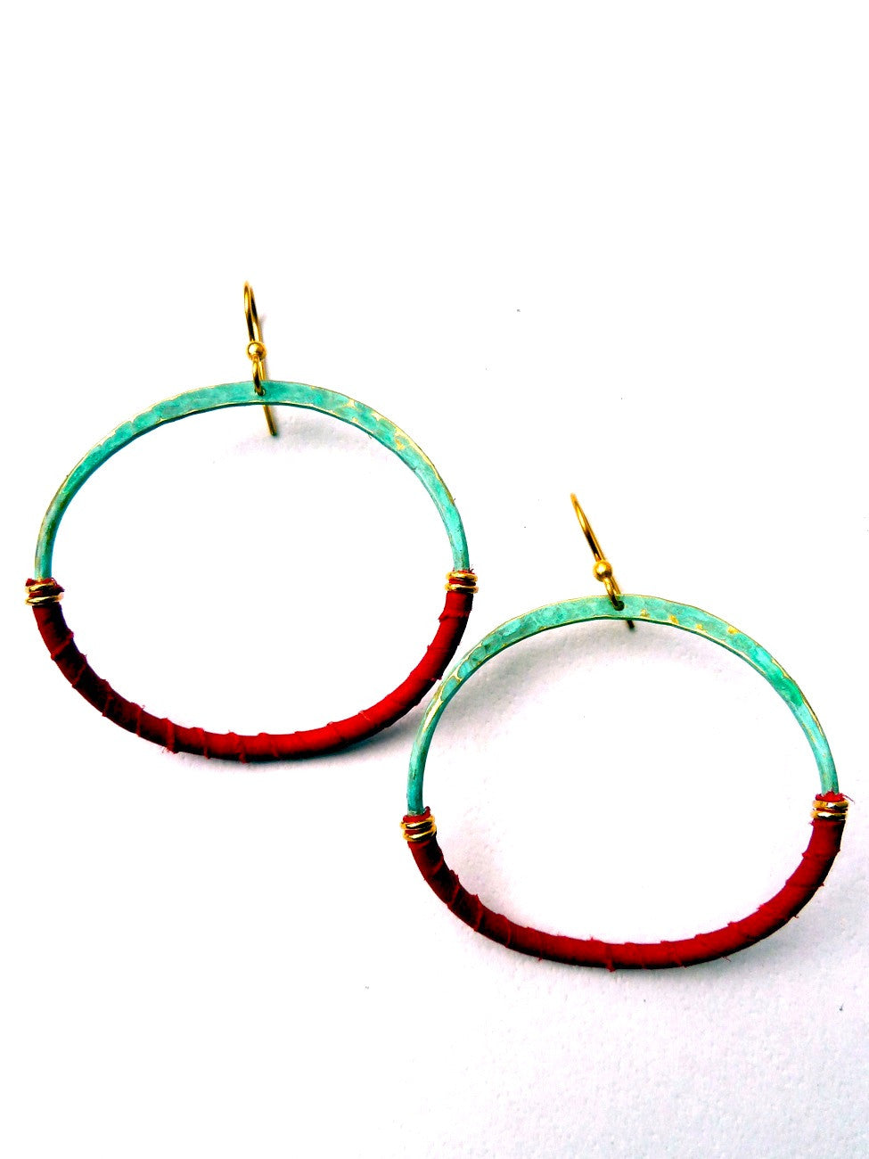 HOOP EARRINGS PATINA AND RED LEATHER SMALL LARGE